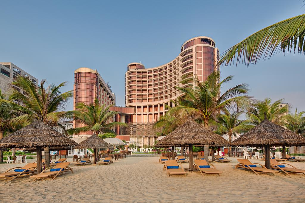 السياحة-فيتنام-دا-نانج-Holiday-Beach-Danang-Hotel-Resort-1